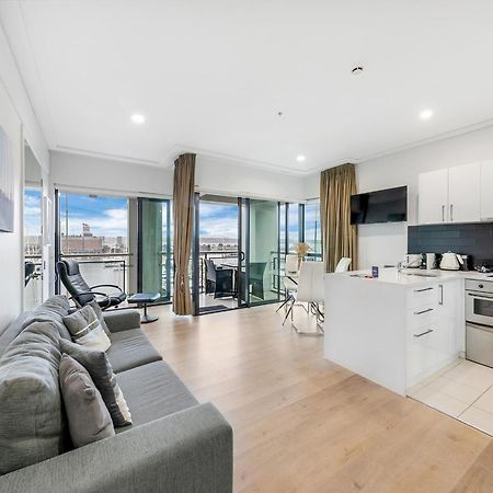 Exquisite Sun Soaked Corner Apartment Auckland Bagian luar foto