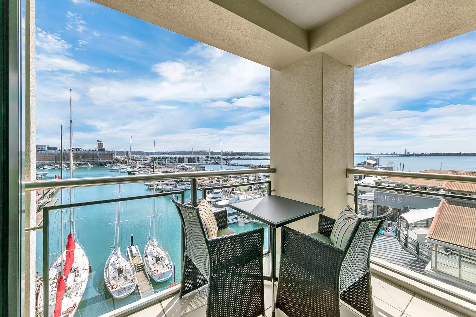 Exquisite Sun Soaked Corner Apartment Auckland Bagian luar foto