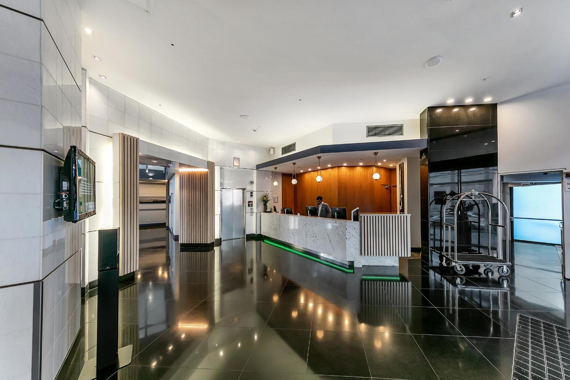 Exquisite Sun Soaked Corner Apartment Auckland Bagian luar foto