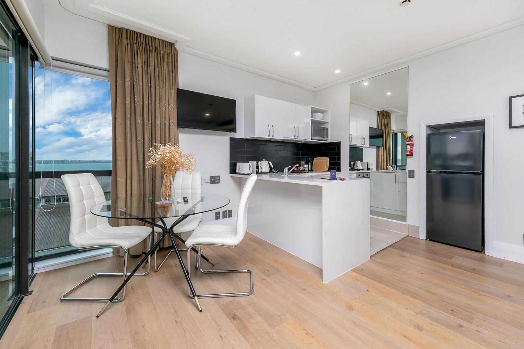 Exquisite Sun Soaked Corner Apartment Auckland Bagian luar foto